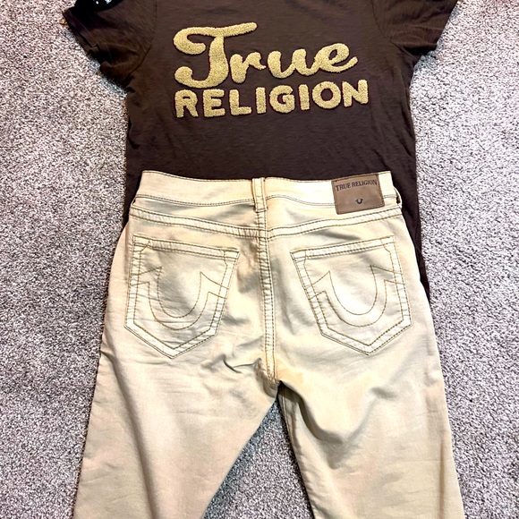 Men’s True Religion Shirt and Shorts